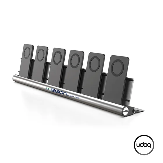 EGON power hub: Ladeleiste aus Aluminium mit mehreren Ladeplätzen.